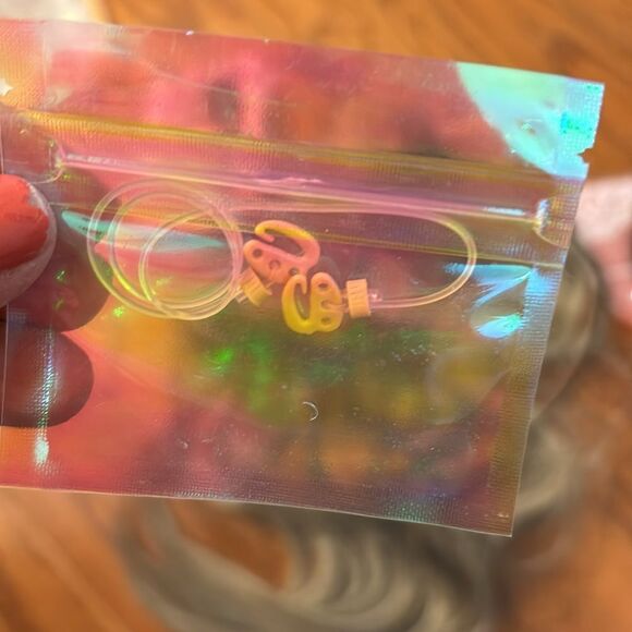 20 inch invisible hair extension comes with all accessories - Picture 9 of 12